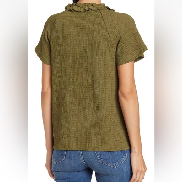 Everleigh olive green blouse Ruffle Tie Neck Size M PTP 19” length 25” - Picture 6 of 6